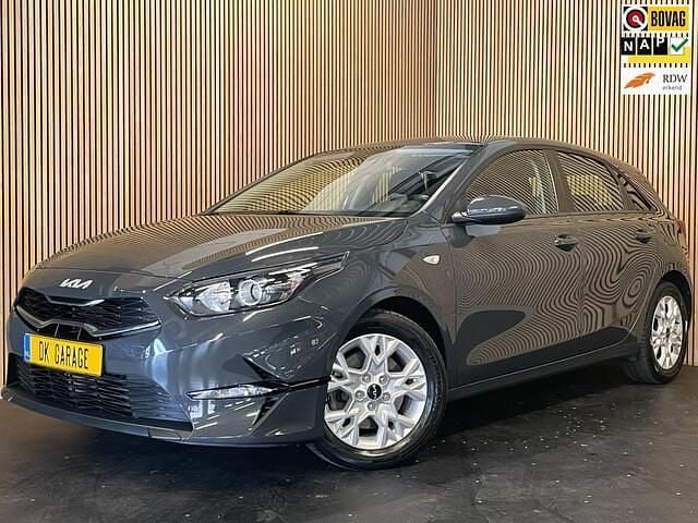 Grijs Gebruikt 2022 Kia Ceed Hatchback | € 17.745 (Goede deal) - Afbeelding 1/1