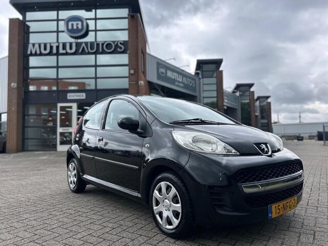Zwart Gebruikt 2010 Peugeot 107 Hatchback | € 4.490 (Eerlijke prijs) - Afbeelding 1/4