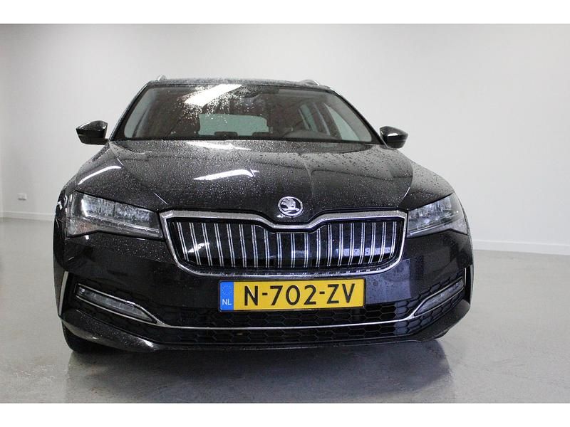 Occasion Skoda Superb Business Line 157 PK (115 kW) 2022 Zwart Stationwagen