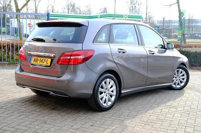 Occasion Mercedes B180 Business 123 PK (90 kW) 2017 Grijs MPV