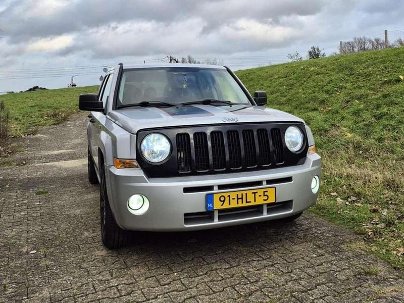 Zilver Gebruikt 2009 Jeep Patriot Sport SUV | € 8.300 (Duur) - Afbeelding 1/4