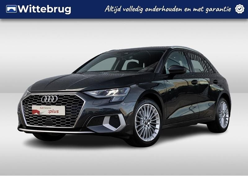 Grijs, metallic lak Gebruikt 2023 Audi A3 Sportback Advanced Hatchback | € 29.950 (Super prijs) - Afbeelding 1/2