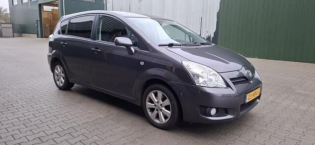 Grijs (metallic) Occasion 2008 Toyota Verso Luna MPV | € 4.950 (Eerlijke prijs) - Afbeelding 1/4