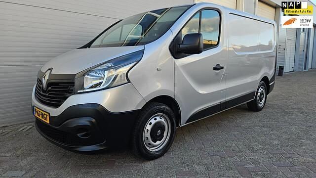 Grijs Gebruikt 2016 Renault Trafic Van | € 8.250 (Goede deal) - Afbeelding 1/4
