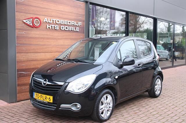 Zwart (metallic) Gebruikt 2011 Opel Agila Edition Hatchback | € 4.350 (Eerlijke prijs) - Afbeelding 1/4