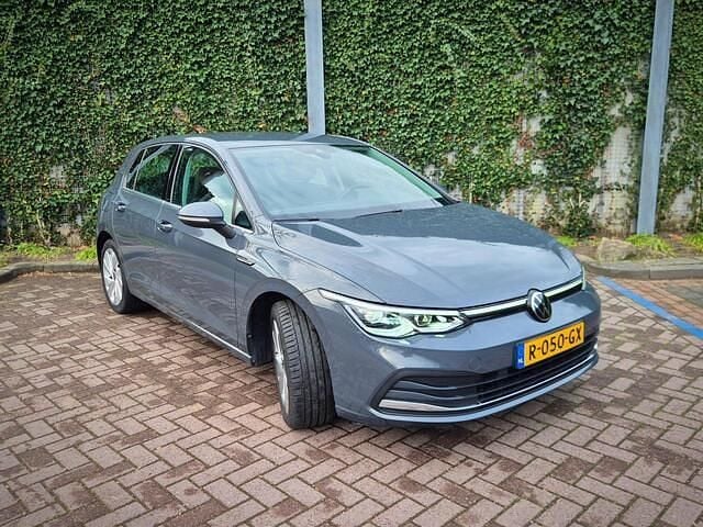 Grijs Occasion 2021 VW Golf VII Business+ Hatchback | € 23.795 (Super prijs) - Afbeelding 1/4