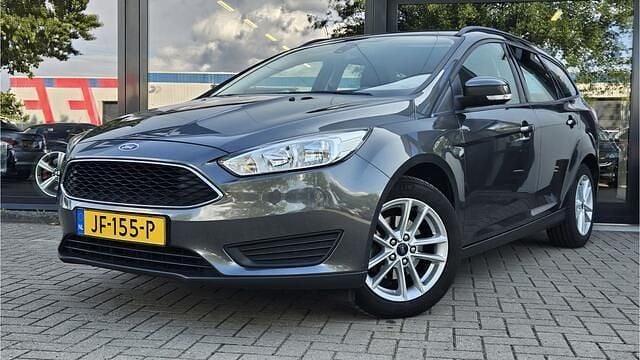 Grijs Gebruikt 2016 Ford Focus Trend Stationwagen | € 5.700 (Goede deal) - Afbeelding 1/4