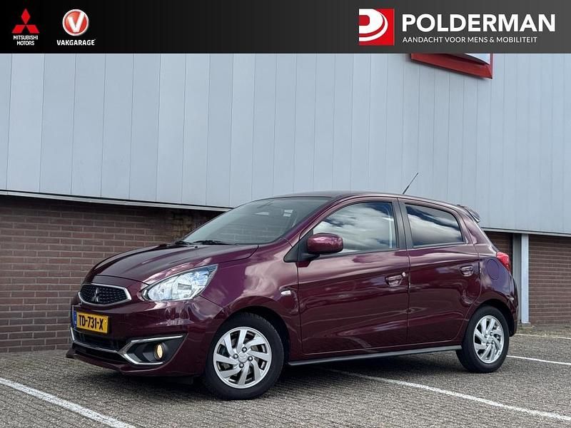 Rood Gebruikt 2018 Mitsubishi Space Star Hatchback | € 12.249 (Eerlijke prijs) - Afbeelding 1/4