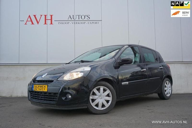 Hatchback Gebruikt 2012 Renault Clio IV Authentique Hatchback | € 3.250 (Super prijs) - Afbeelding 1/4