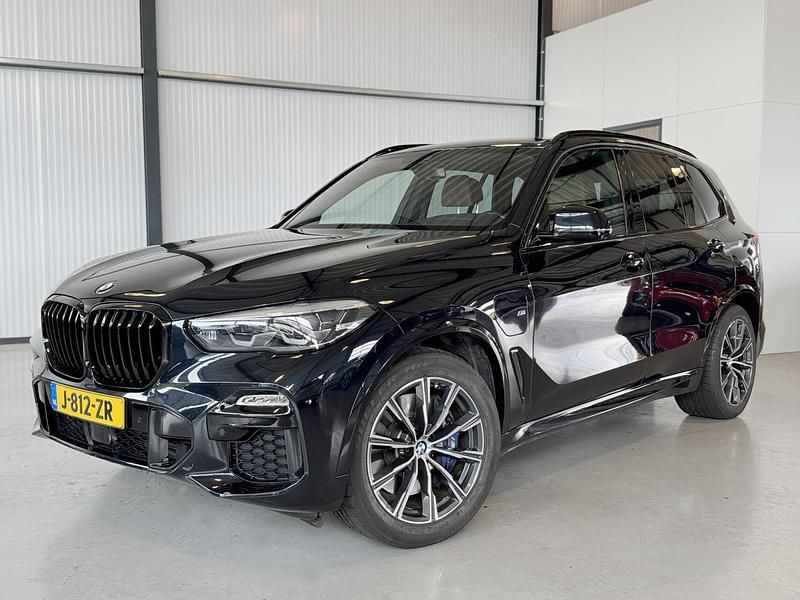 Zwart, metallic lak Occasion 2020 BMW X5 Executive SUV | € 48.950 (Eerlijke prijs) - Afbeelding 1/4