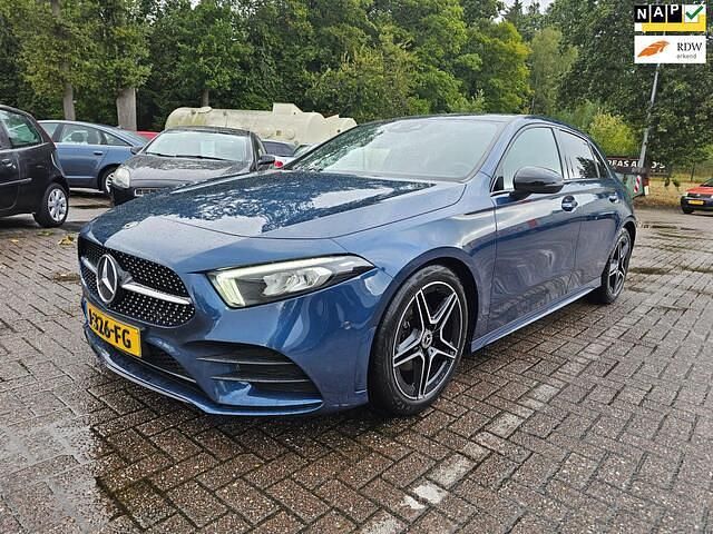 Blauw Gebruikt 2020 Mercedes A160 Business Hatchback | € 17.999 (Eerlijke prijs) - Afbeelding 1/4