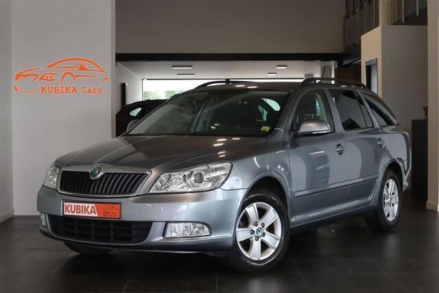 Grijs Gebruikt 2012 Skoda Octavia Ambiente Stationwagen | € 7.999 (Eerlijke prijs) - Afbeelding 1/4