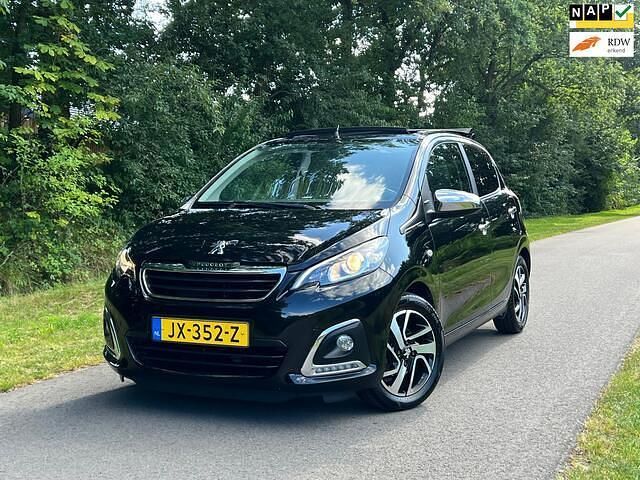 Zwart Gebruikt 2016 Peugeot 108 Allure Hatchback | € 7.950 (Eerlijke prijs) - Afbeelding 1/4