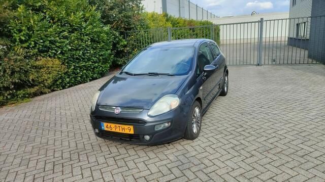 Grijs Gebruikt 2011 Fiat Punto Dynamic Hatchback | € 1.450 - Afbeelding 1/4