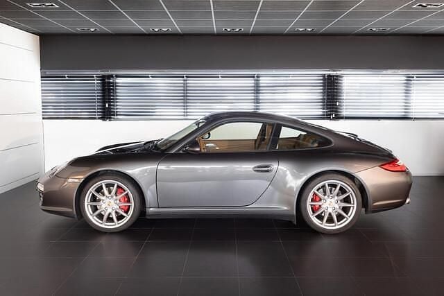 Grijs Gebruikt 2010 Porsche 911 Carrera 4S Coupé | € 69.900 (Eerlijke prijs) - Afbeelding 1/4