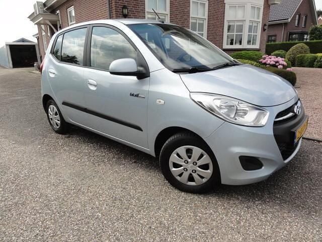 Grijs Gebruikt 2013 Hyundai i10 Hatchback | € 4.750 (Eerlijke prijs) - Afbeelding 1/4