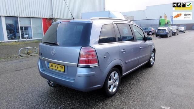 Grijs Gebruikt 2005 Opel Zafira MPV | € 2.650 (Iets duurder) - Afbeelding 1/4