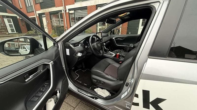Occasion Toyota RAV4 Hybrid 185 PK (136 kW) 2022 Zilver SUV