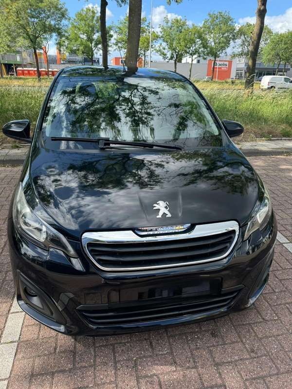 Zwart Gebruikt 2016 Peugeot 108 Active Hatchback | € 4.099 (Goede deal) - Afbeelding 1/4