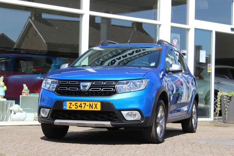 Blauw (metallic) Gebruikt 2021 Dacia Sandero Hatchback | € 11.450 - Afbeelding 1/4