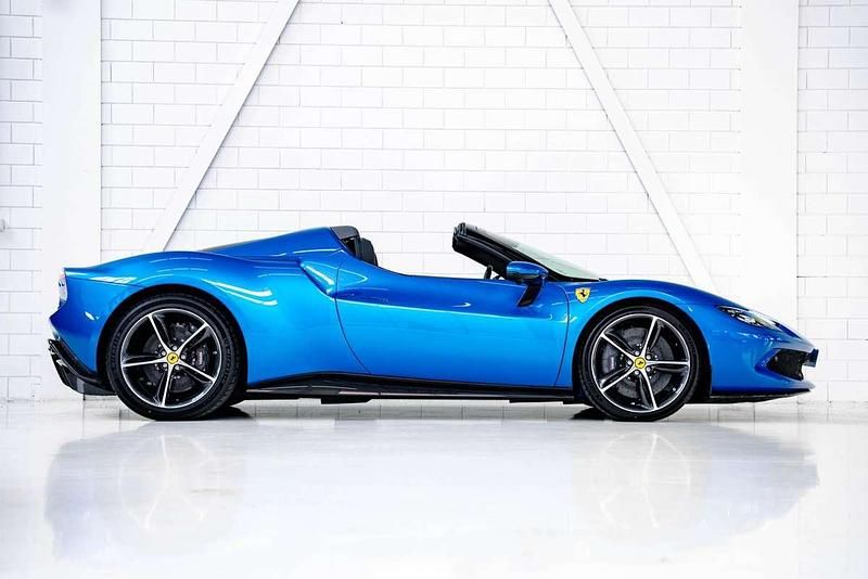Occasion Ferrari 296 829 PK (609 kW) 2024 Blauw Cabriolet