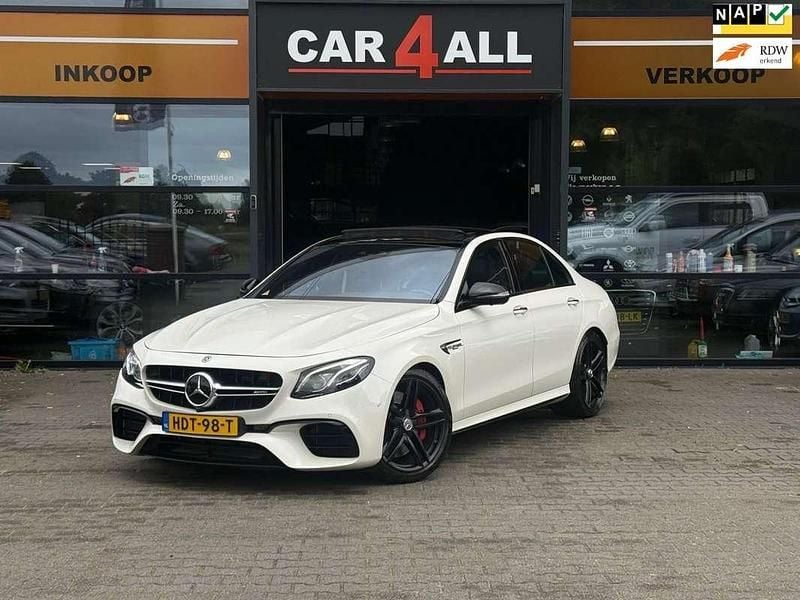 Wit, metallic lak Gebruikt 2017 Mercedes E63S AMG Premium Plus Sedan | € 69.949 (Eerlijke prijs) - Afbeelding 1/4