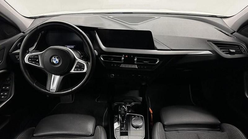 Occasion BMW 118 Executive 2021 Wit Hatchback