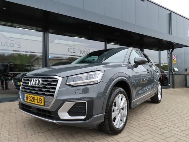 Grijs Gebruikt 2020 Audi Q2 SUV | € 26.450 (Goede deal) - Afbeelding 1/4