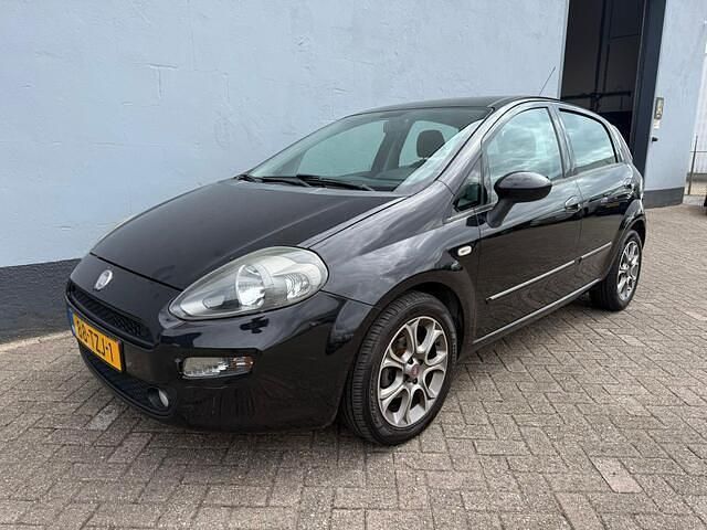 Zwart Gebruikt 2012 Fiat Punto Evo Easy Hatchback | € 3.950 (Eerlijke prijs) - Afbeelding 1/4