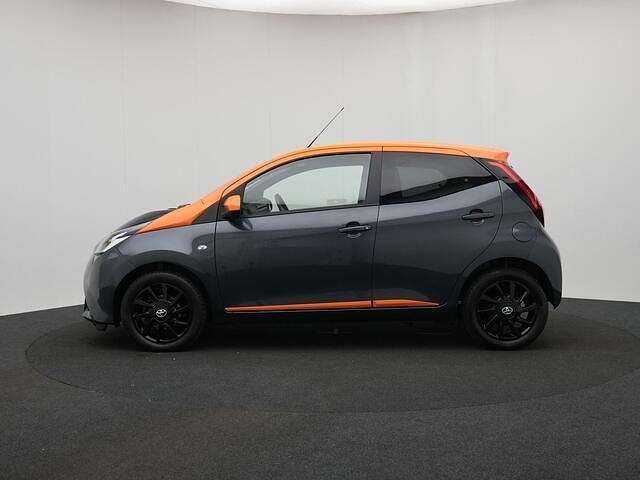 Occasion Toyota Aygo Edition 72 PK (52 kW) 2021 Grijs Hatchback