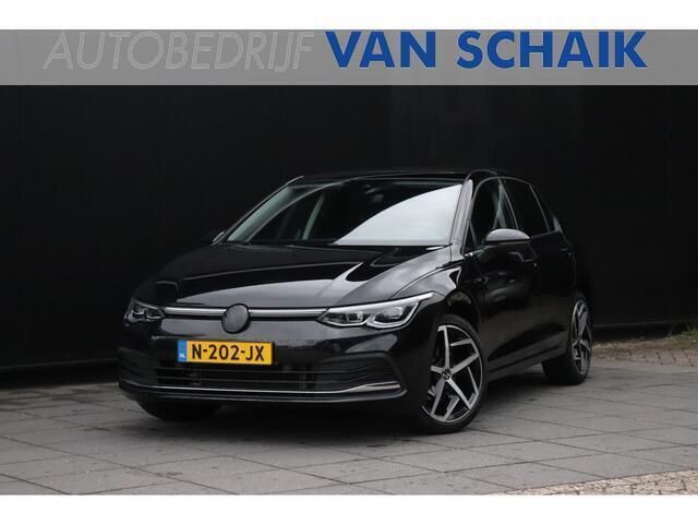 Zwart Gebruikt 2021 VW Golf VIII Style Hatchback | € 25.950 (Iets duurder) - Afbeelding 1/4