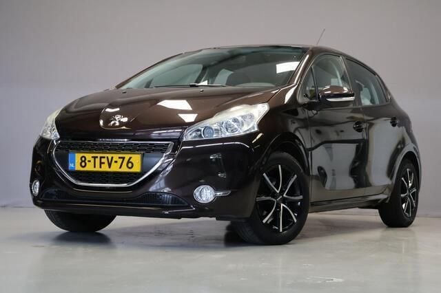 Zwart Gebruikt 2013 Peugeot 208 Hatchback | € 5.495 (Eerlijke prijs) - Afbeelding 1/4