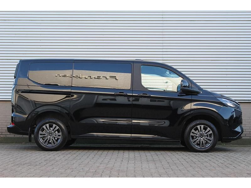 Occasion Ford Tourneo Titanium 233 PK (171 kW) 2025 Zwart Van