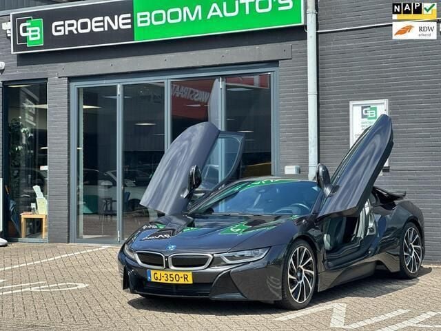 Grijs, metallic lak Gebruikt 2015 BMW i8 Coupé | € 54.995 - Afbeelding 1/4