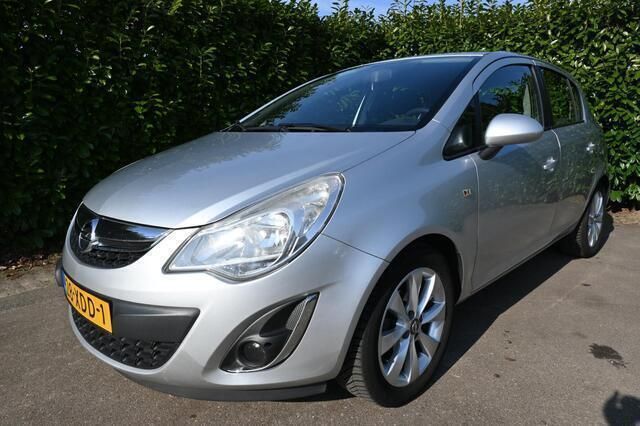 Grijs Gebruikt 2012 Opel Corsa Cosmo Hatchback | € 5.950 (Duur) - Afbeelding 1/4
