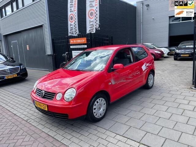 Rood Gebruikt 2004 VW Polo Hatchback | € 1.499 (Goede deal) - Afbeelding 1/4