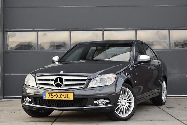 Grijs Occasion 2007 Mercedes C280 Avantgarde Sedan | € 9.950 (Eerlijke prijs) - Afbeelding 1/4