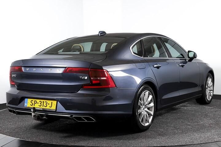 Occasion Volvo S90 Momentum 190 PK (139 kW) 2018 Blauw Sedan