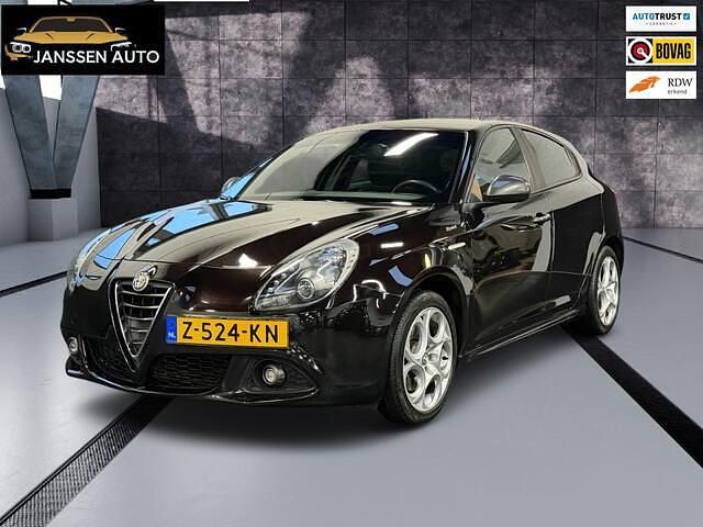 Zwart Gebruikt 2015 Alfa Romeo Giulietta Sprint Hatchback | € 7.950 (Eerlijke prijs) - Afbeelding 1/4