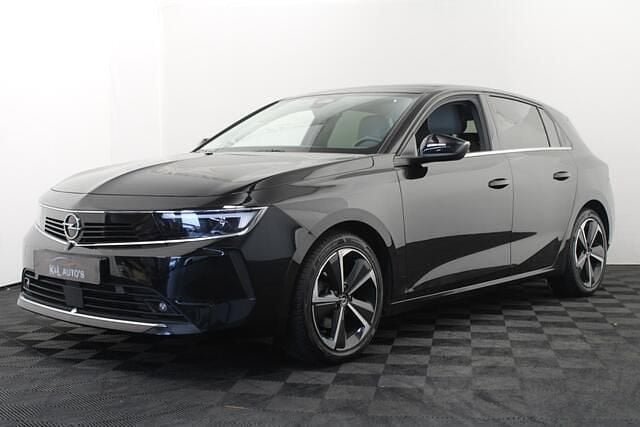 Zwart Gebruikt 2023 Opel Astra Elegance Hatchback | € 20.999 (Goede deal) - Afbeelding 1/4