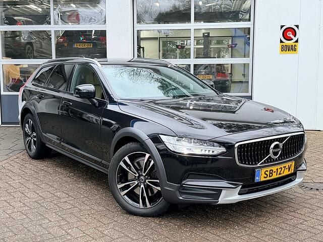 Zwart (metallic) Occasion 2018 Volvo V90 CC Stationwagen | € 26.750 (Eerlijke prijs) - Afbeelding 1/4