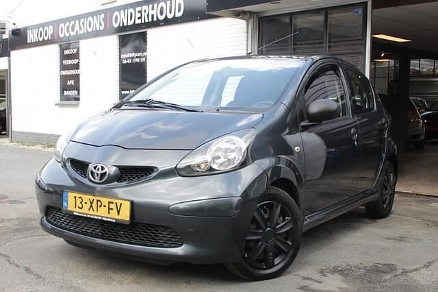 Grijs Gebruikt 2007 Toyota Aygo Hatchback | € 3.150 (Iets duurder) - Afbeelding 1/4