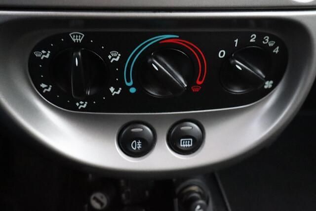 Occasion Ford Ka S 60 PK (44 kW) 2003 Rood Hatchback