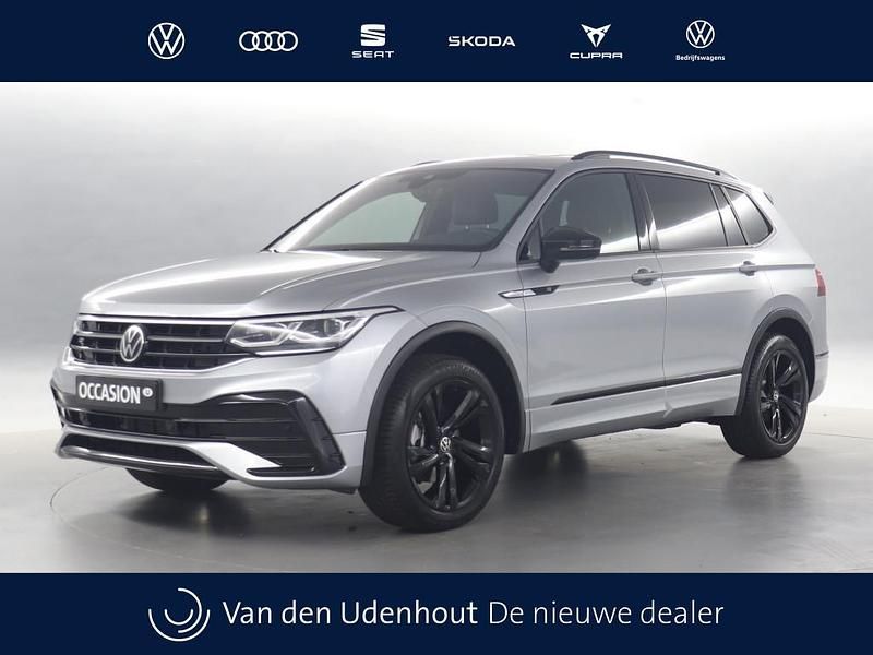 Grijs Gebruikt 2024 VW Tiguan Business SUV | € 52.990 - Afbeelding 1/4