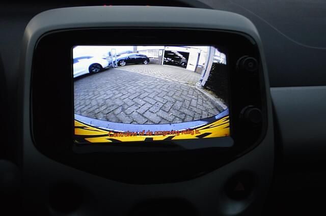 Occasion Toyota Aygo X-play 69 PK (50 kW) 2014 Wit Hatchback