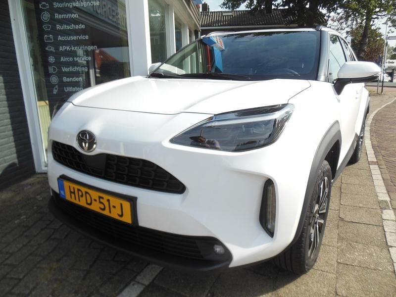 Wit Nieuw 2025 Toyota Yaris Hybrid Team SUV | € 30.450 (Eerlijke prijs) - Afbeelding 1/4