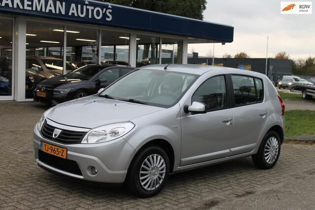 Grijs Gebruikt 2009 Dacia Sandero Ambiance Hatchback | € 4.750 - Afbeelding 1/4