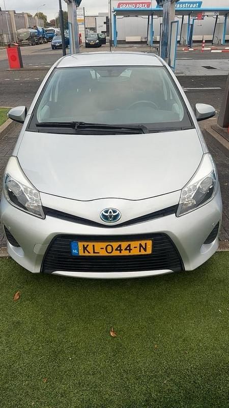 Occasion 2013 Toyota Yaris Hatchback | € 8.950 (Goede deal) - Afbeelding 1/4