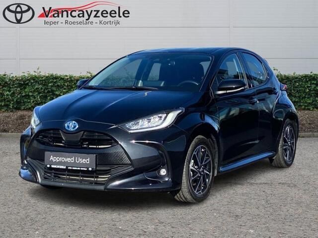 Zwart Gebruikt 2023 Toyota Yaris Sedan | € 21.950 (Iets duurder) - Afbeelding 1/3