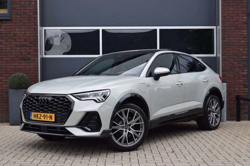 Grijs Gebruikt 2021 Audi Q3 Sportback S-Line SUV | € 44.950 (Eerlijke prijs) - Afbeelding 1/4